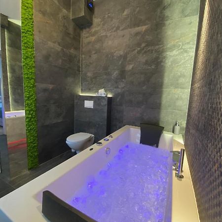 Apartament Bialy Z Jacuzzi Kraków Eksteriør billede