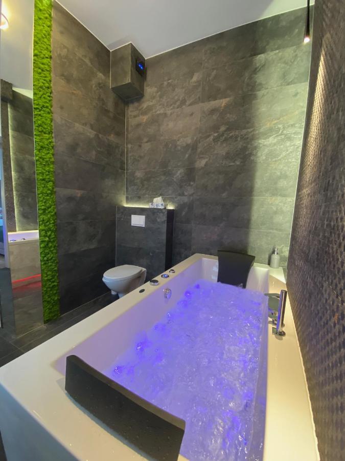 Apartament Bialy Z Jacuzzi Kraków Eksteriør billede