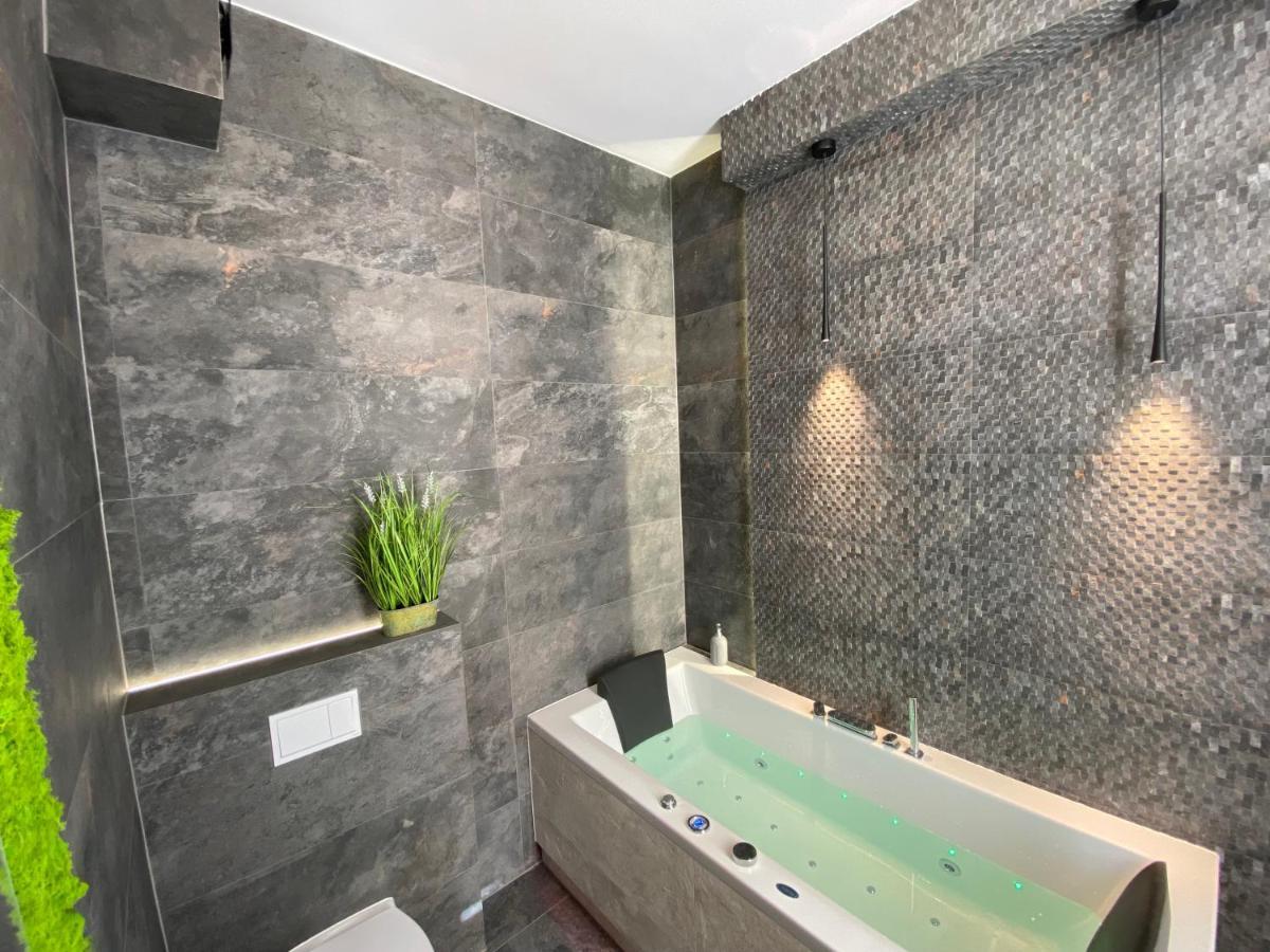Apartament Bialy Z Jacuzzi Kraków Eksteriør billede