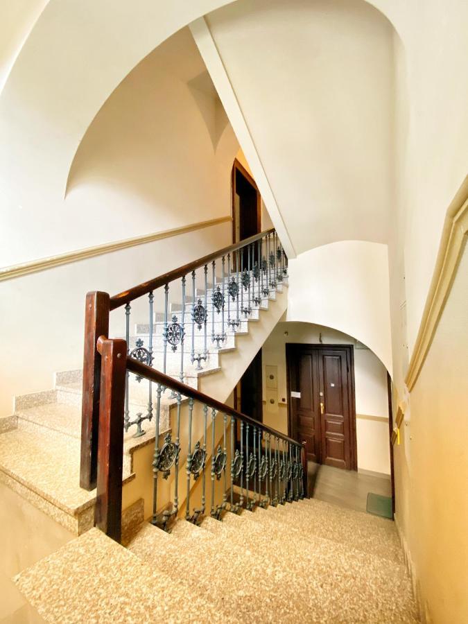 Apartament Bialy Z Jacuzzi Kraków Eksteriør billede